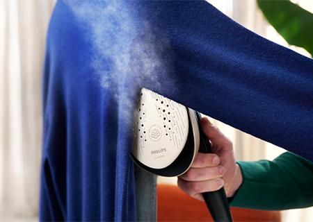 Убива 99,9%* от бактериите, за да освежава и премахва миризмите